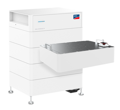 SMA Storage M Batteriespeicher mit herausgezogenem Batteriemodul, Freisteller